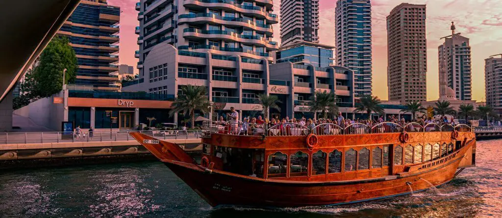 مطعم كليوبترا Cleopatra Dhow Cruise